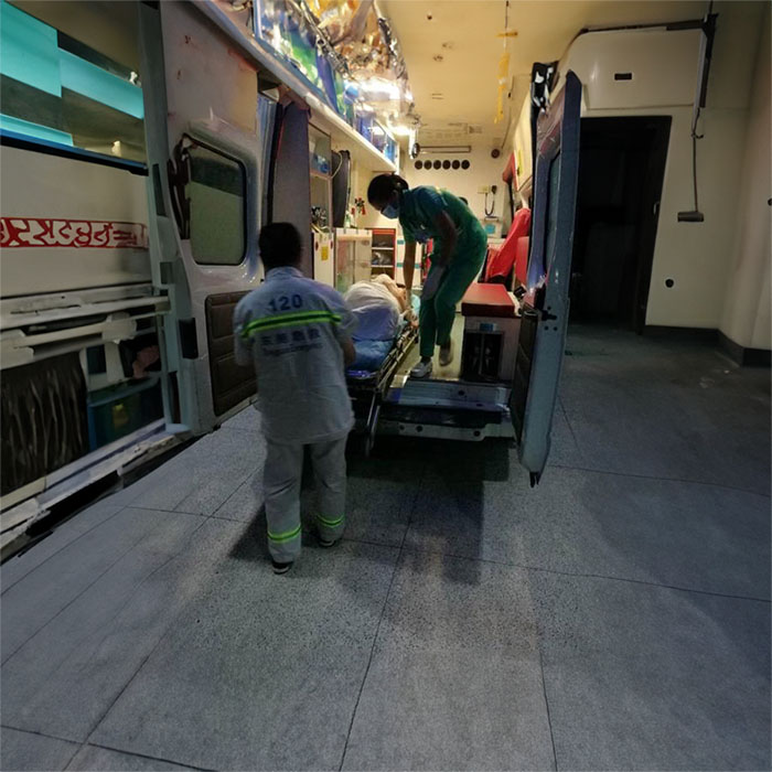 深圳私人救护车租赁电话号码
