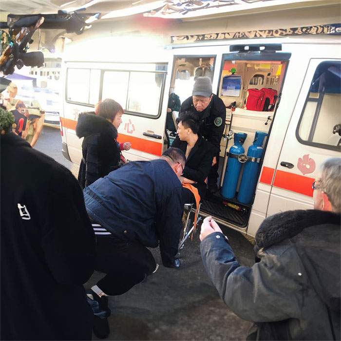 深圳出租私人救护车联系方式