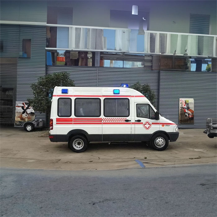 深圳私人救护车租车联系方式