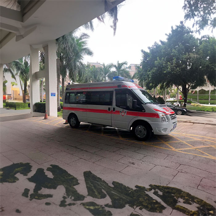 深圳租赁私人救护车联系方式