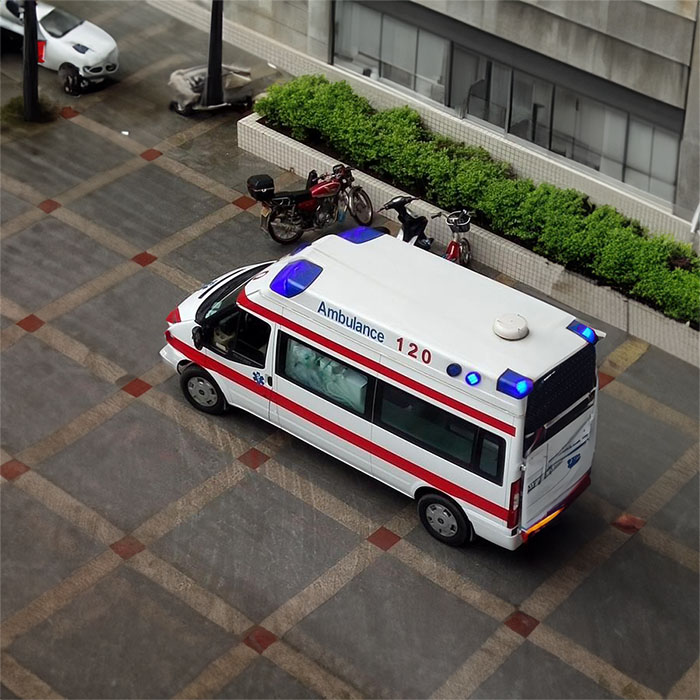 深圳租赁私人救护车联系电话