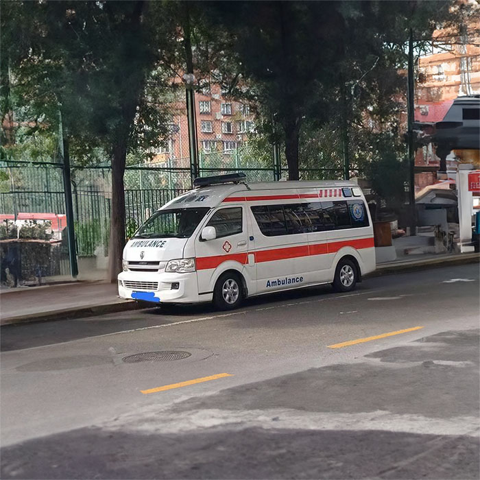 深圳租赁私人救护车联系电话