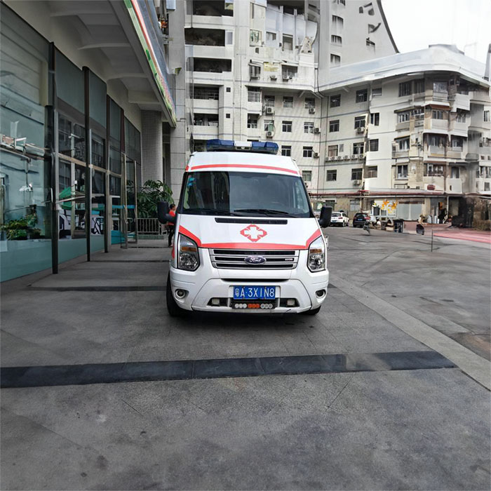 深圳私人救护车租车联系方式