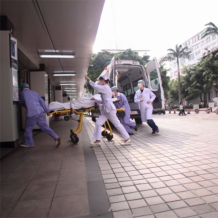 深圳私人救护车租车收费